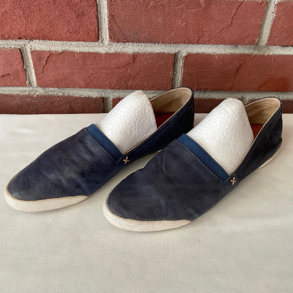 Frye Melanie Navy Leather Slip-On Flat Shoes Size 8